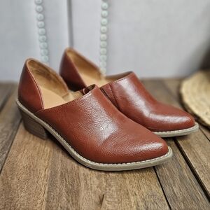 Cushionaire Cognac Heeled Pointed Toe Loafer Booties